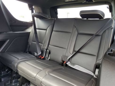 Used 2023 GMC Yukon SLT w/ SLT Premium Package AWD/4WD image 34