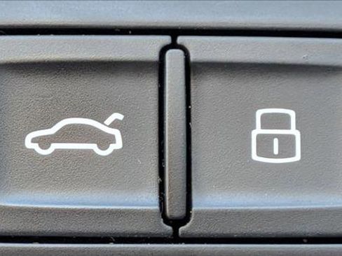 Used 2017 Audi Q7 3.0T Prestige image 19