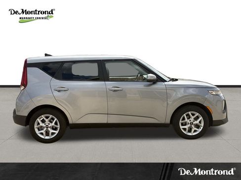 Used 2022 Kia Soul LX w/ Technology Package image 4