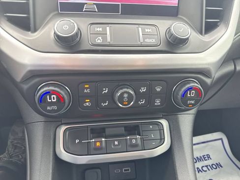 Used 2023 GMC Acadia SLE w/ Driver Convenience Package FWD image 24