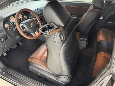 Used 2013 Dodge Challenger R/T image 38
