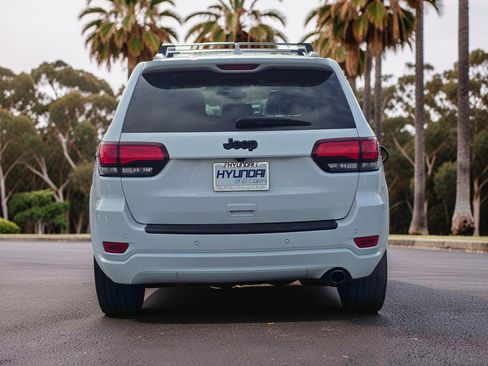Used 2019 Jeep Grand Cherokee Altitude RWD image 6