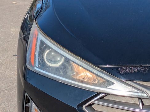 Used 2019 Hyundai Elantra SEL image 9