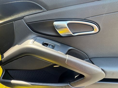 Used 2022 Porsche 718 Cayman RWD image 27