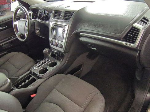 Used 2015 GMC Acadia SLE image 25