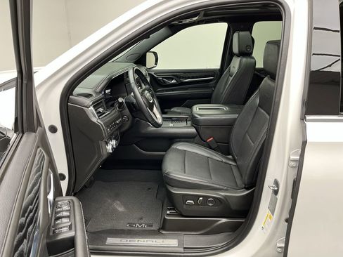 Certified 2023 GMC Yukon XL Denali AWD/4WD image 3