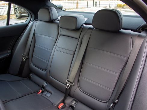 Used 2025 Mercedes-Benz C 300 4MATIC Sedan image 21