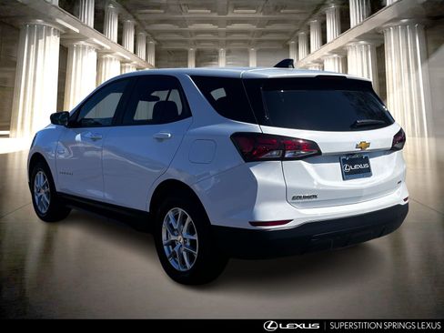 Used 2022 Chevrolet Equinox LS w/ LS Convenience Package image 6