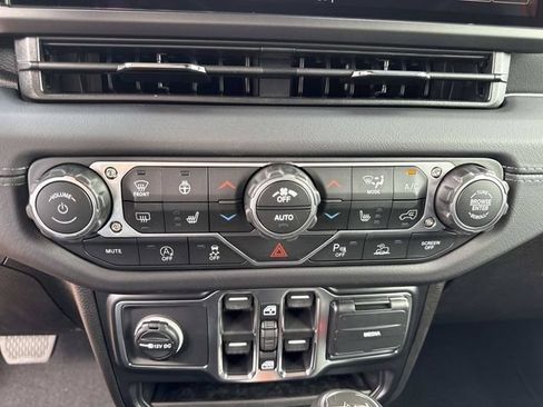 New 2026 Jeep Wrangler Unlimited Sahara w/ Whitecap Package AWD/4WD image 26