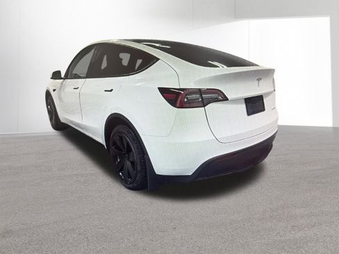 Used 2023 Tesla Model Y Long Range AWD/4WD image 6