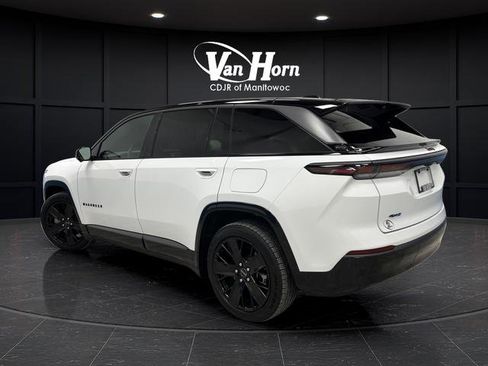 Used 2024 Jeep Wagoneer Launch Edition image 3