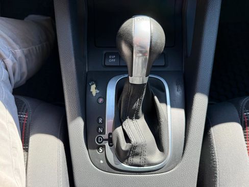 Used 2008 Volkswagen GTI 2-Door FWD image 31