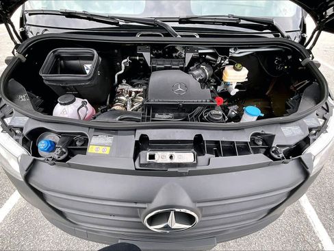 Used 2025 Mercedes-Benz Sprinter 2500 image 34