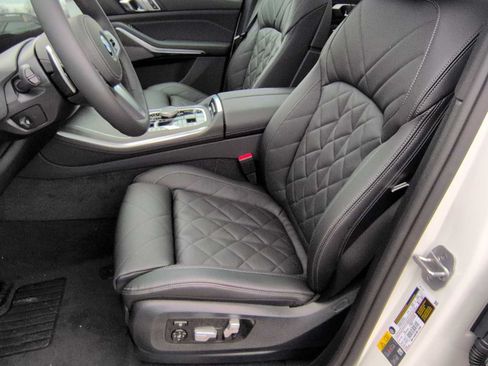 Used 2026 BMW X5 xDrive50e w/ M Sport Package AWD/4WD image 17