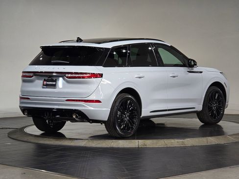 New 2025 Lincoln Corsair Reserve w/ Jet Appearance Package AWD/4WD image 4