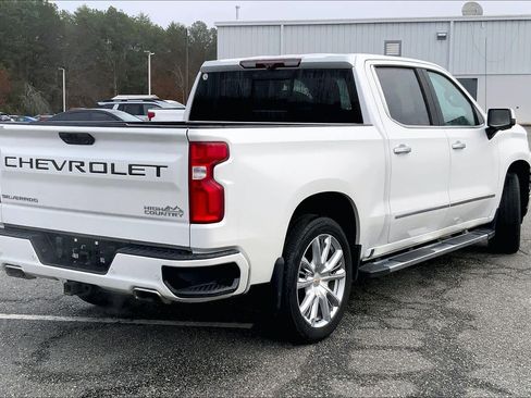 Used 2020 Chevrolet Silverado 1500 High Country w/ Technology Package image 12