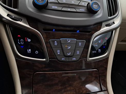 Used 2015 Buick LaCrosse Premium image 16