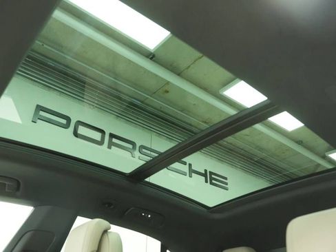 New 2026 Porsche Macan 4 Electric AWD/4WD image 33