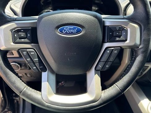 Used 2020 Ford F150 Lariat w/ Equipment Group 502A Luxury AWD/4WD image 31