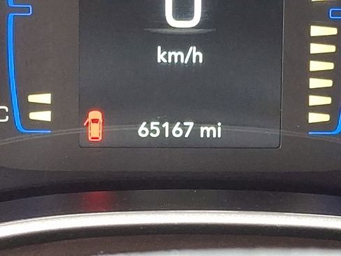 Used 2023 Chrysler Voyager LX image 20