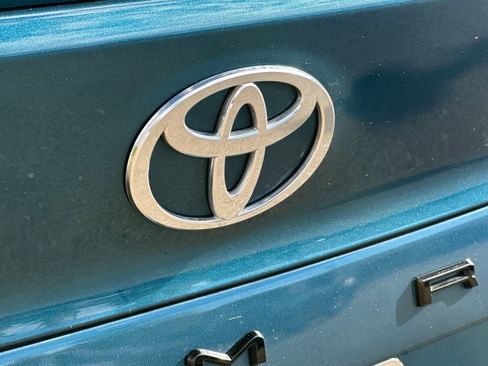 Used 2025 Toyota Camry SE FWD image 47