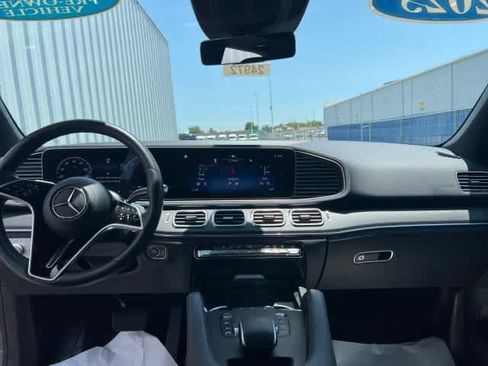 Certified 2025 Mercedes-Benz GLE 450e 4MATIC image 16