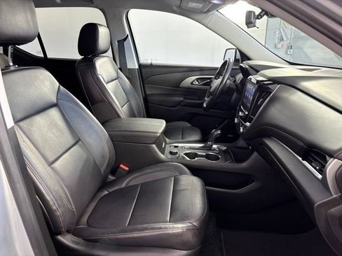 Used 2020 Chevrolet Traverse LT w/ LT Premium Package AWD/4WD image 30