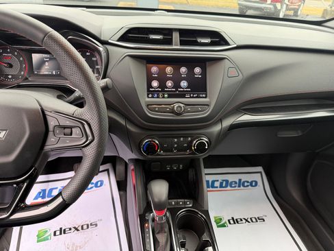 Used 2022 Chevrolet TrailBlazer RS image 11