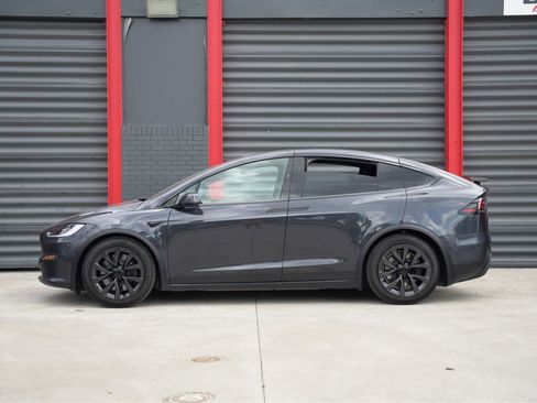 Used 2024 Tesla Model X image 6