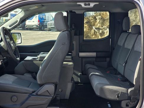 Used 2022 Ford F150 XLT image 11