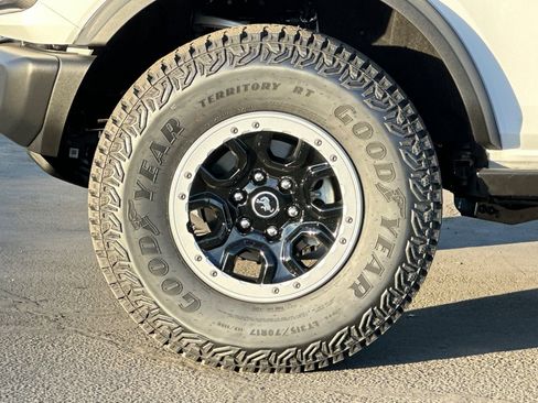 New 2025 Ford Bronco Badlands w/ Sasquatch Package image 26