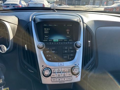 Used 2017 Chevrolet Equinox LT FWD image 24