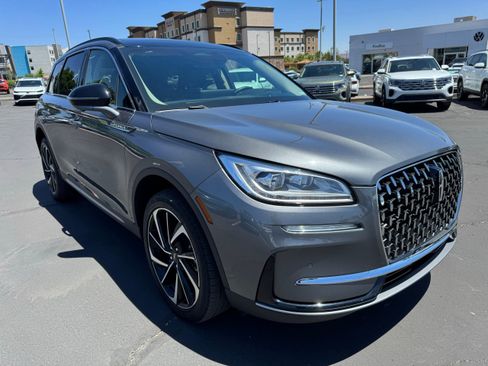 Used 2025 Lincoln Corsair Reserve w/ Equipment Group 202A AWD/4WD image 9