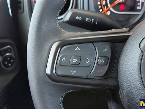 Used 2025 Jeep Gladiator Rubicon AWD/4WD image 30