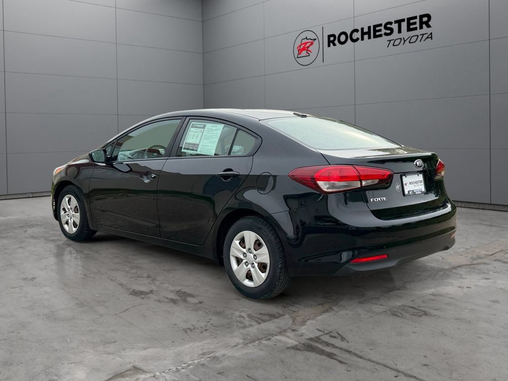 Used 2018 Kia Forte LX FWD image 3