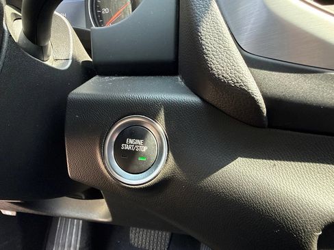 Used 2023 GMC Terrain SLT w/ LPO, Floor Liner Package AWD/4WD image 32