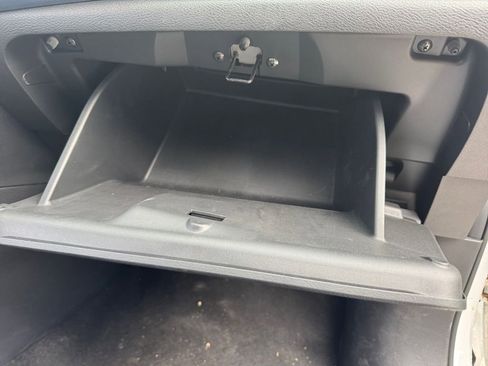 Used 2025 Nissan Versa SV w/ Trunk Package image 24