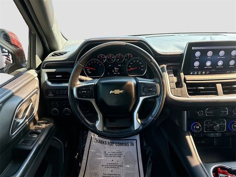 Used 2021 Chevrolet Suburban LT image 24