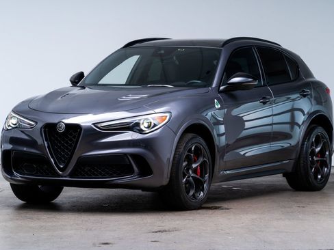 Used 2022 Alfa Romeo Stelvio Quadrifoglio w/ Active Assist Plus Package AWD/4WD image 3