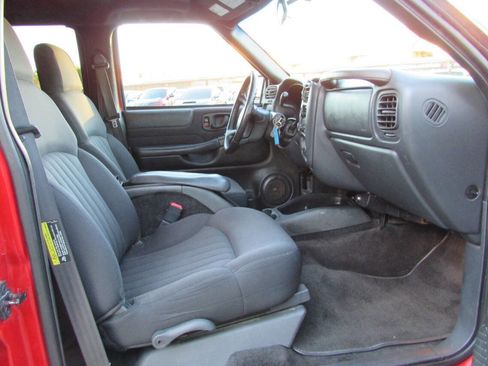 Used 2003 Chevrolet Blazer LS w/ Preferred Equipment Group AWD/4WD image 25