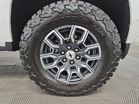 Used 2024 Chevrolet Colorado Z71 image 44