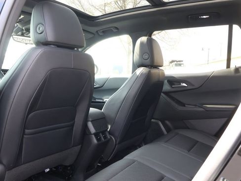New 2026 Chevrolet Equinox LT w/ Convenience Package II FWD image 39