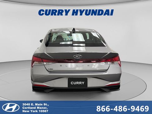 Used 2021 Hyundai Elantra SEL w/ Convenience Package FWD image 4