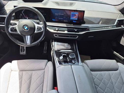 Used 2024 BMW X7 xDrive40i w/ M Sport Package AWD/4WD image 17