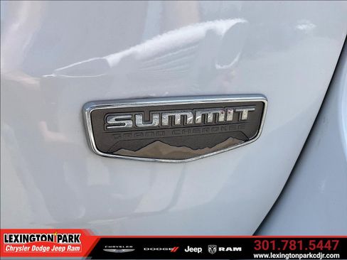 Used 2021 Jeep Grand Cherokee Summit AWD/4WD image 23