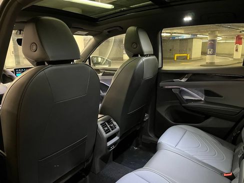 New 2026 Volkswagen Tiguan SE R-Line AWD/4WD image 24