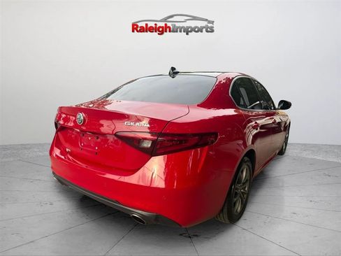 Used 2019 Alfa Romeo Giulia AWD image 3