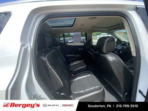 Certified 2022 GMC Acadia Denali w/ Denali Technology Package AWD/4WD image 24