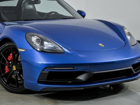 Used 2018 Porsche 718 Boxster GTS image 3