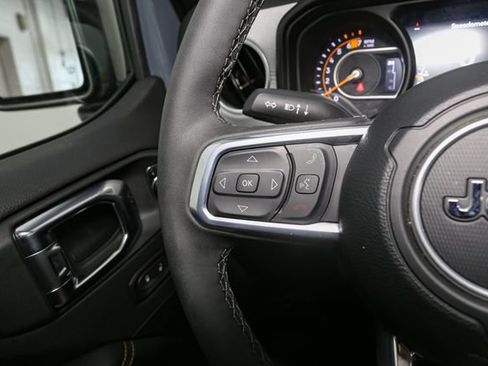Used 2026 Jeep Wrangler Unlimited Sahara AWD/4WD image 30